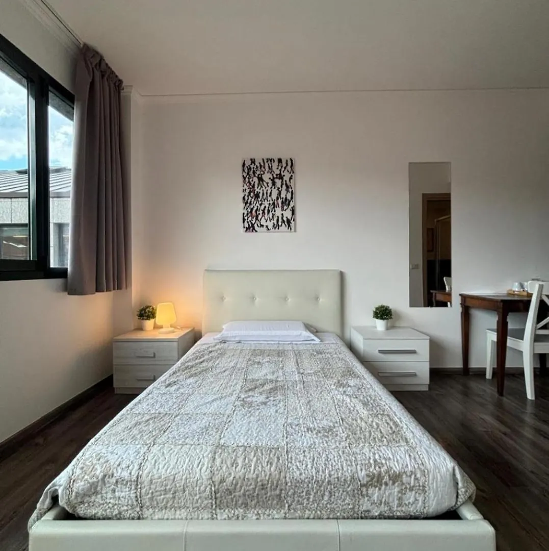 Victoria Royal Garden Apart otel Como 3*,  İtalya