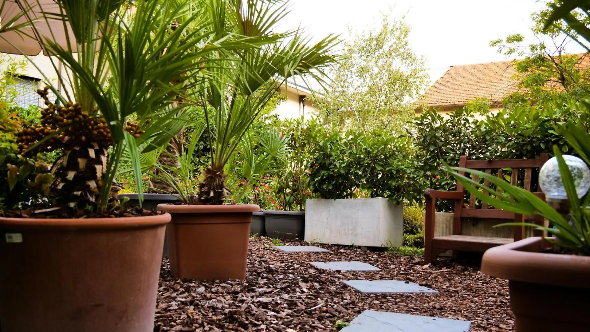 Victoria Royal Garden Aparthotel Como