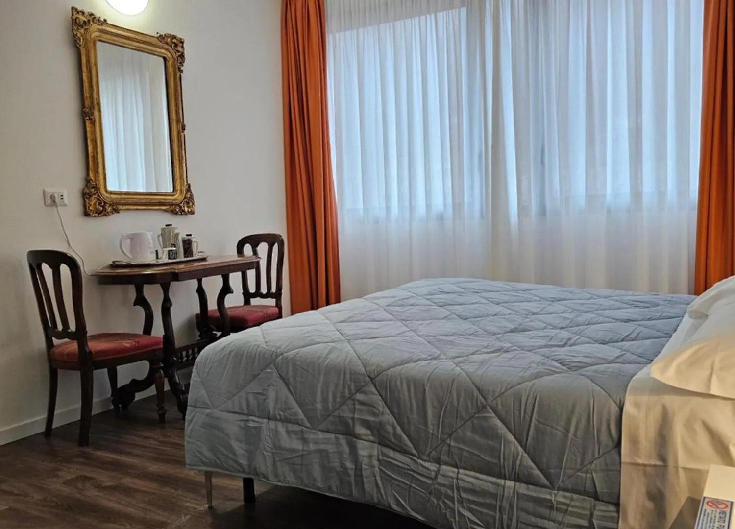 Victoria Royal Garden Aparthotel Como Itália