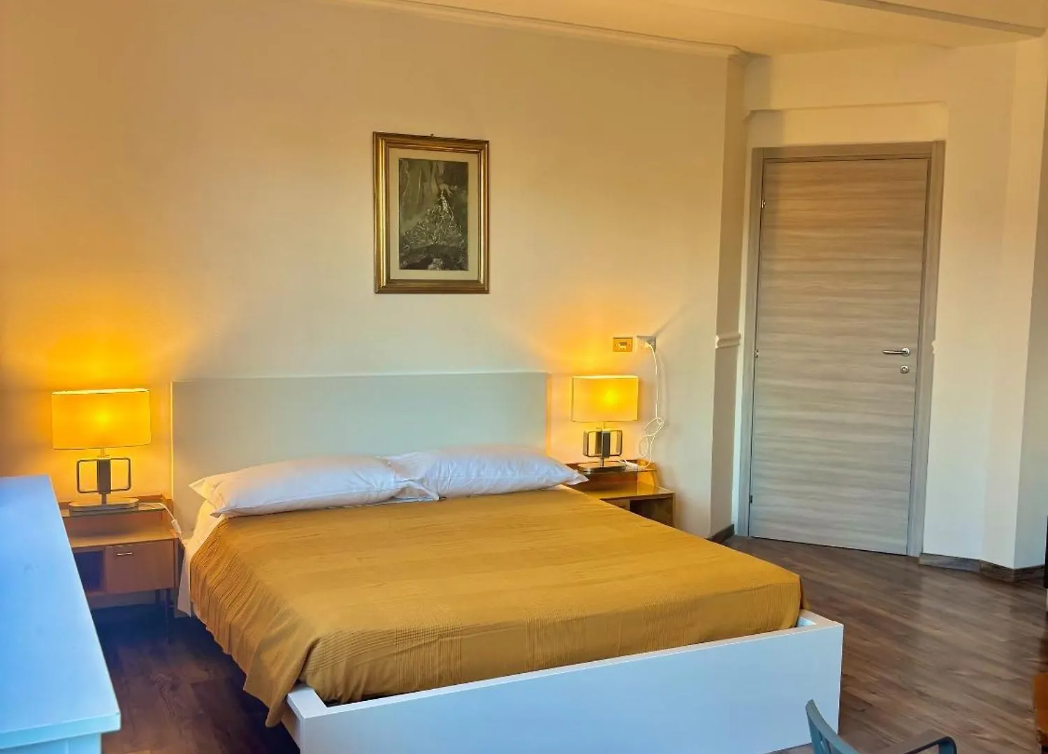Victoria Royal Garden Aparthotel Como